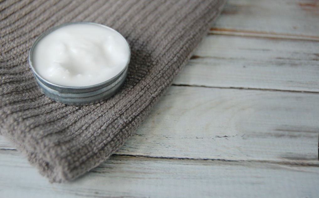 Tea Tree Facial Scrub